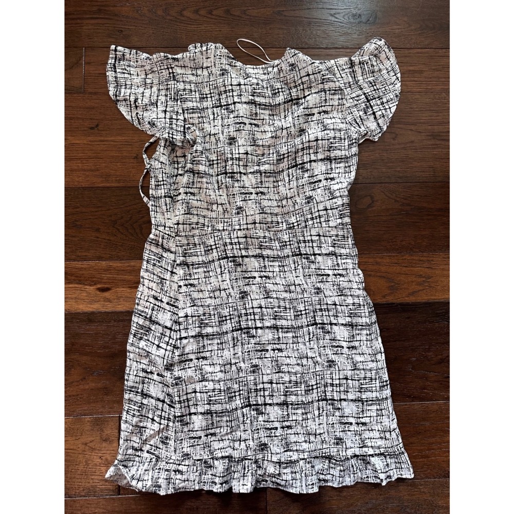 Charlie Paige Women Black White Abstract  Print Ruffle Wrap Dress Size Medium - Picture 5 of 6
